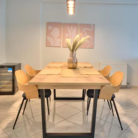 Elegant 2-Bedroom Apartment With Sea View, 100M2 Athens Exterior photo