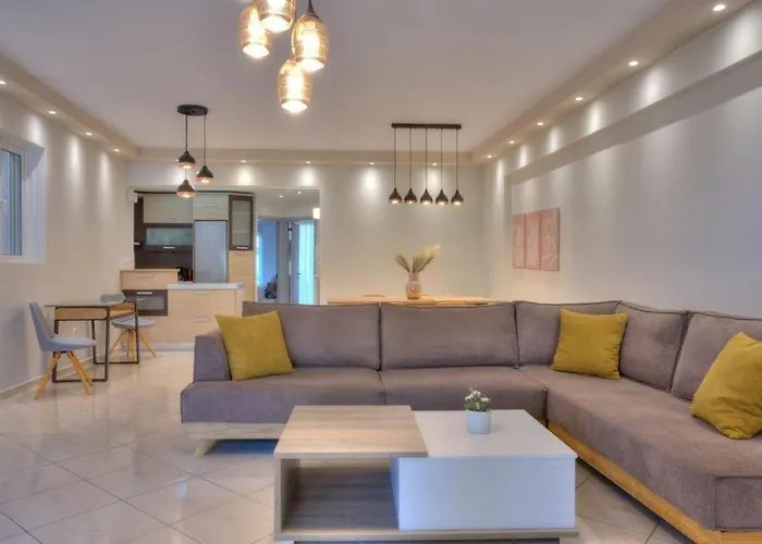 Elegant 2-Bedroom Apartment With Sea View, 100M2