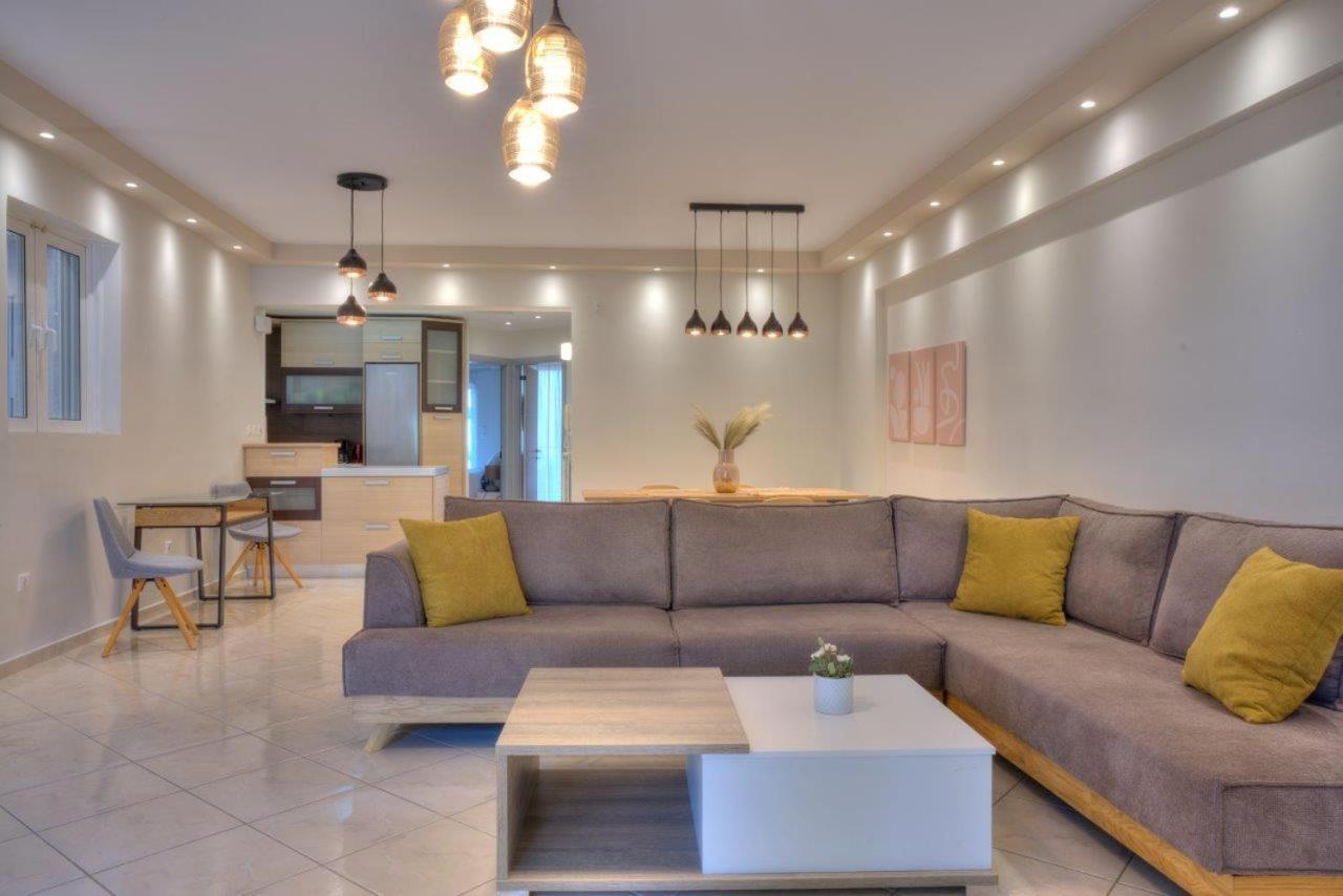 Apartment Elegant 2-bedroom With Sea View, 100m2 Athens