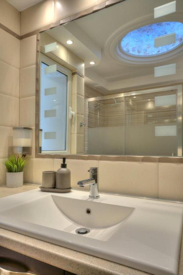 Elegant 2-bedroom With Sea View, 100m2 Athens