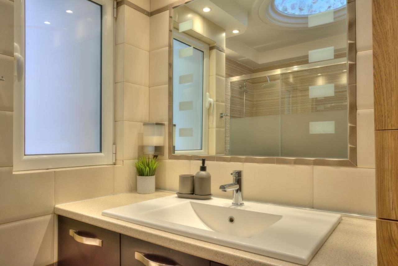 Elegant 2-bedroom With Sea View, 100m2 * Athens